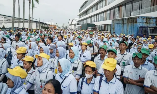 Tunggu Tanggal Mainnya, Kemnaker Kaji Potensi Eks Buruh Sritex Kembali ke Pabrik