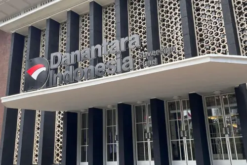 Bos Danantara Ungkap Minat Konglomerat Rusia untuk Investasi Pulp dan Kertas RI