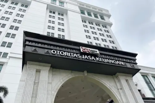Bos OJK Buka Suara Usai Fitch Ratings Ubah Outlook RI Jadi Negatif