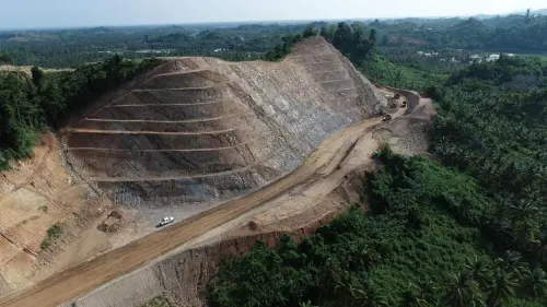 Anak Usaha Merdeka Gold (EMAS) Teken Kontrak Infrastruktur Tambang Rp2,86 Triliun